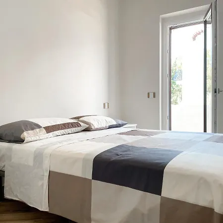 Bianco Apartment
