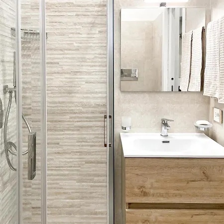 Bianco Apartment *